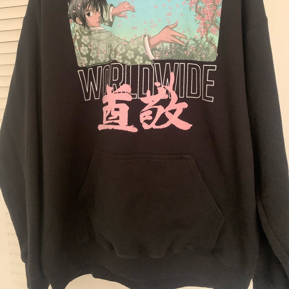 Anime worldwide hoodie size:Large
